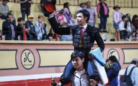 Palomo primer triunfador del ciclo taurino Huamantleco.